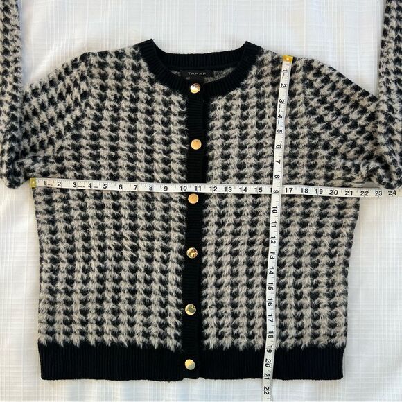 Tahari Women's Black White Soft Fuzzy Eyelash Houndstooth Cardigan Sweater Large - Picture 8 of 11